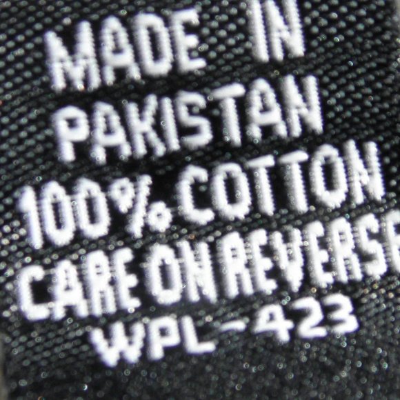 NWOT Men's Levis shirt. Heavy duty cotton. Very soft material. Large - Picture 3 of 7